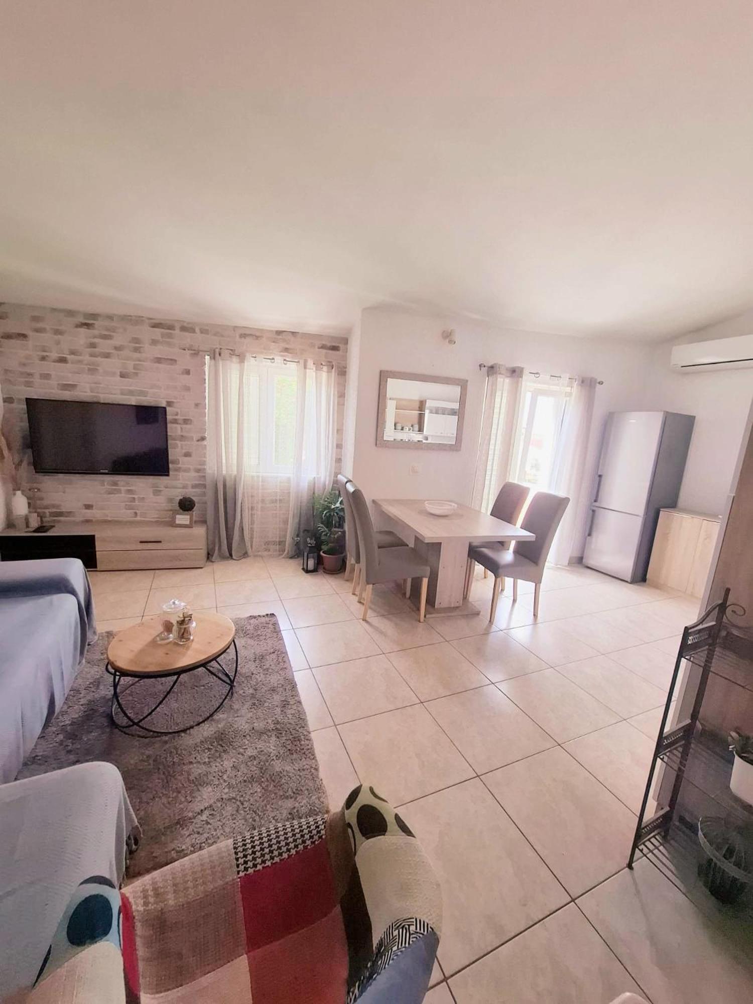 דירות פרימוסטן Apartman Simun מראה חיצוני תמונה